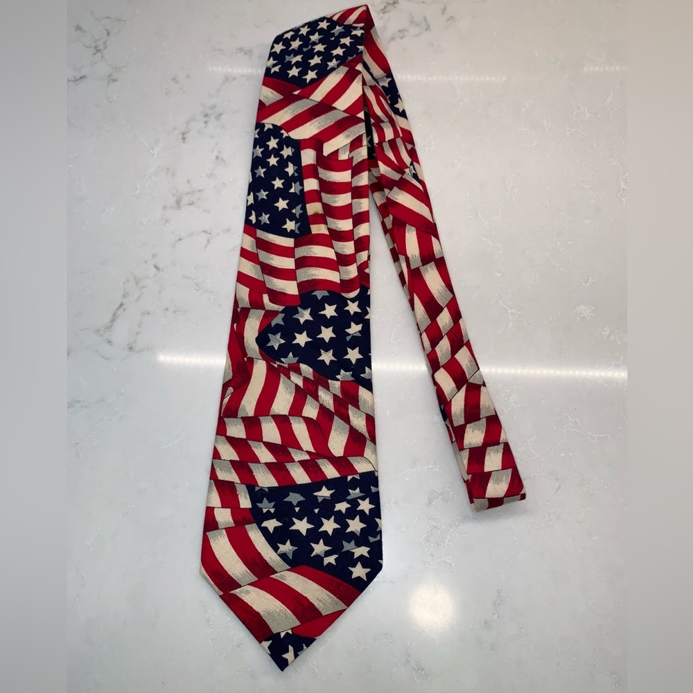 Vintage Beans McGee American Flag USA Cotton Tie​